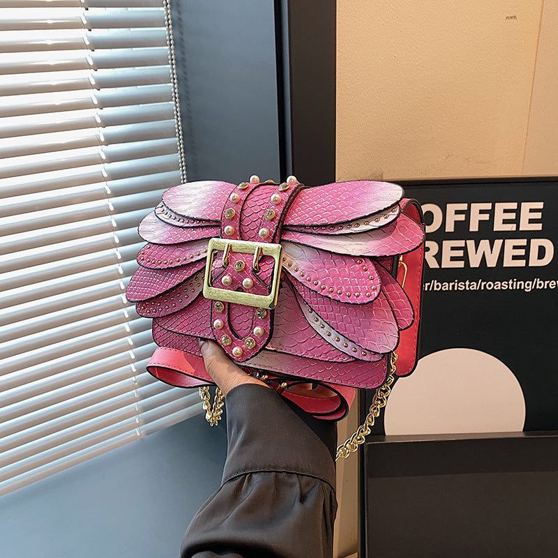 Women's Graceful Vintage Chain Snake Pattern Crossbody Bags