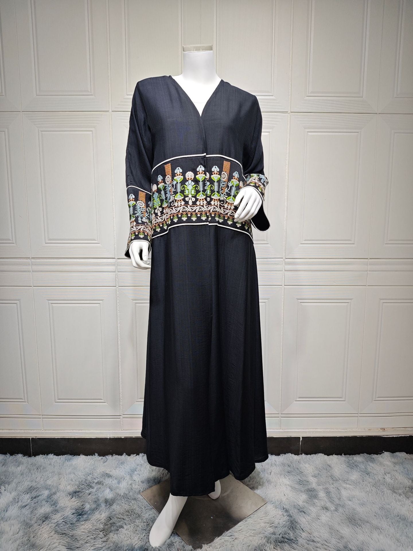 Women's Unique Graceful Embroidery Robe Muslim Clothing