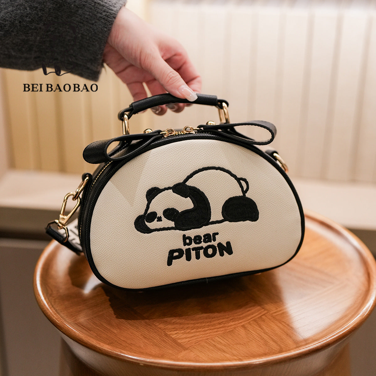 Women's Source Autumn Fashion Street Niche Commuter Women's Messenger Bag