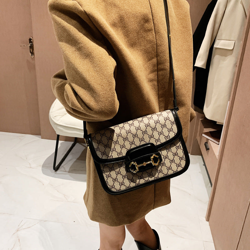 Women's Creative Underarm Minority Elegant Saddle Handbags