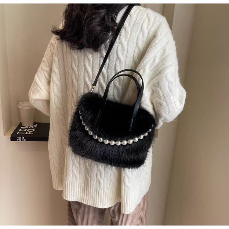 Women's Furry Fashion Pearl Plush High Texture Small Square Bags