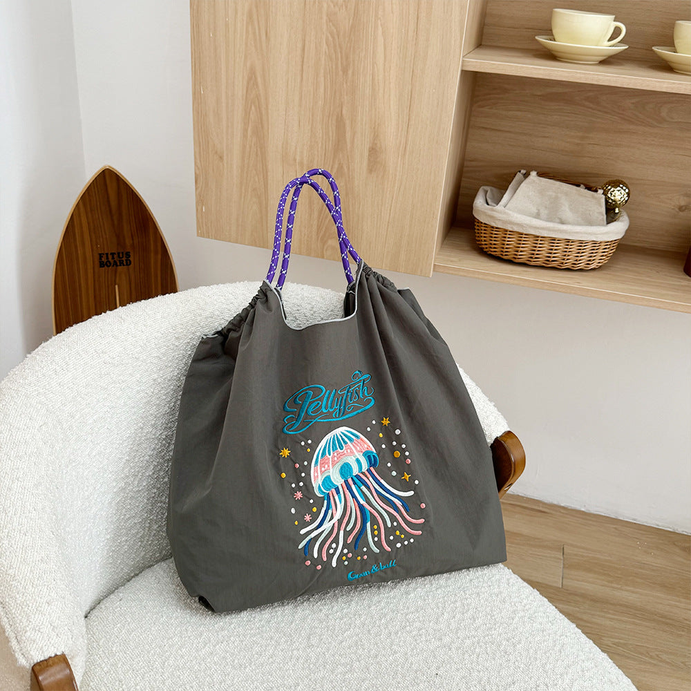Women's Underarm Shopping Exquisite Embroidered Waterproof Nylon Women's Handbag