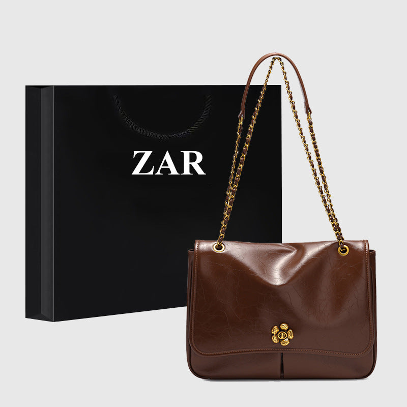 Elegant Chain Large Capacity Commuter Underarm Tote Bags