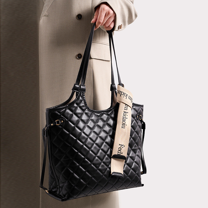 Glamorous Women's High-grade Large Capacity Underarm Women's Messenger Bag