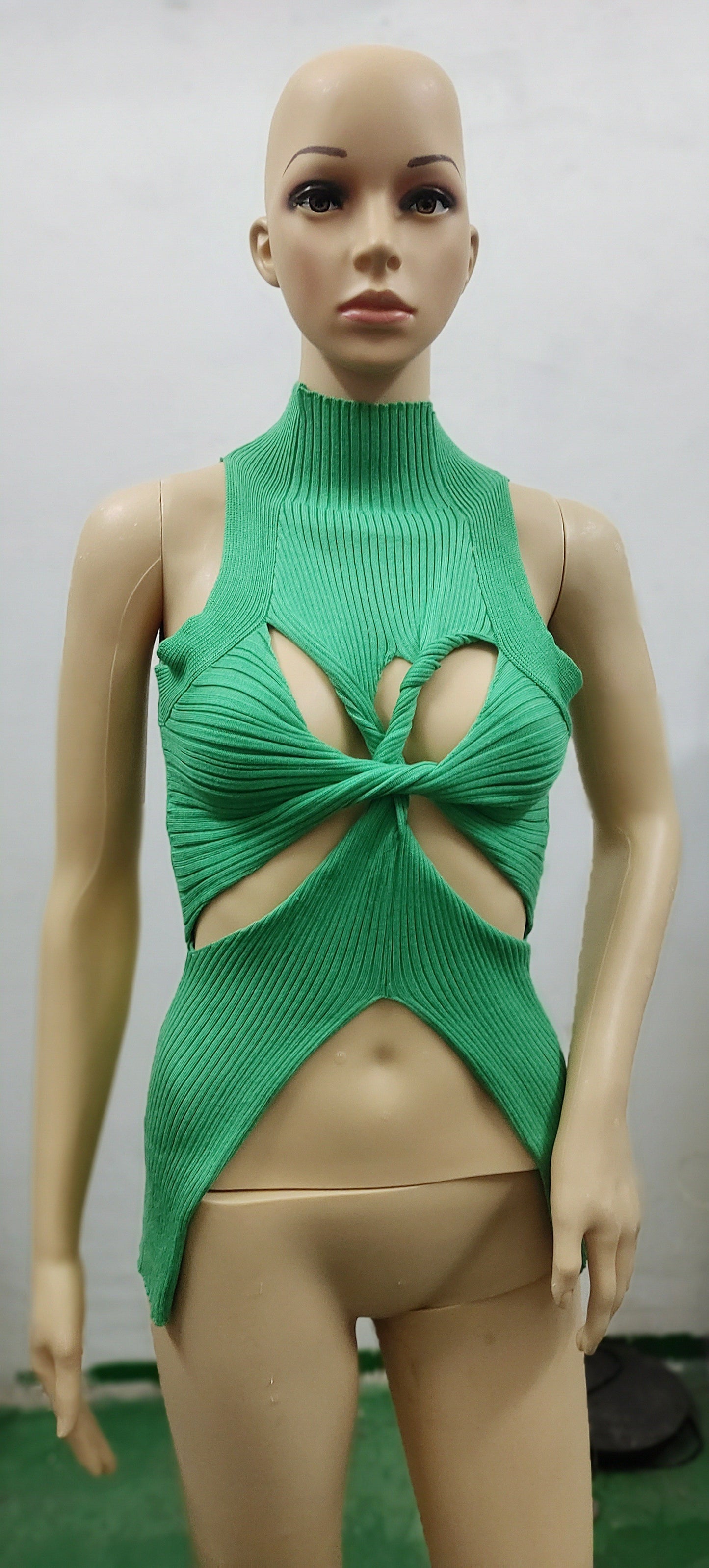 Women's Hollow Out Twisted Wool Fashion Half Tops
