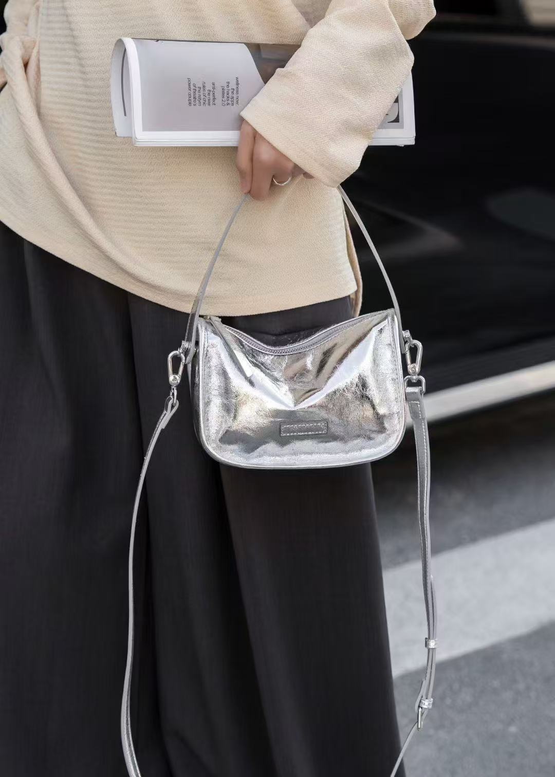 Women's First Layer Oil Wax Leather Shell Practical Zipper Soft Genuine Bags
