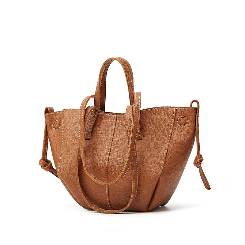 Women's Retro Large Capacity Commute High-grade Wings Style Shoulder Bags