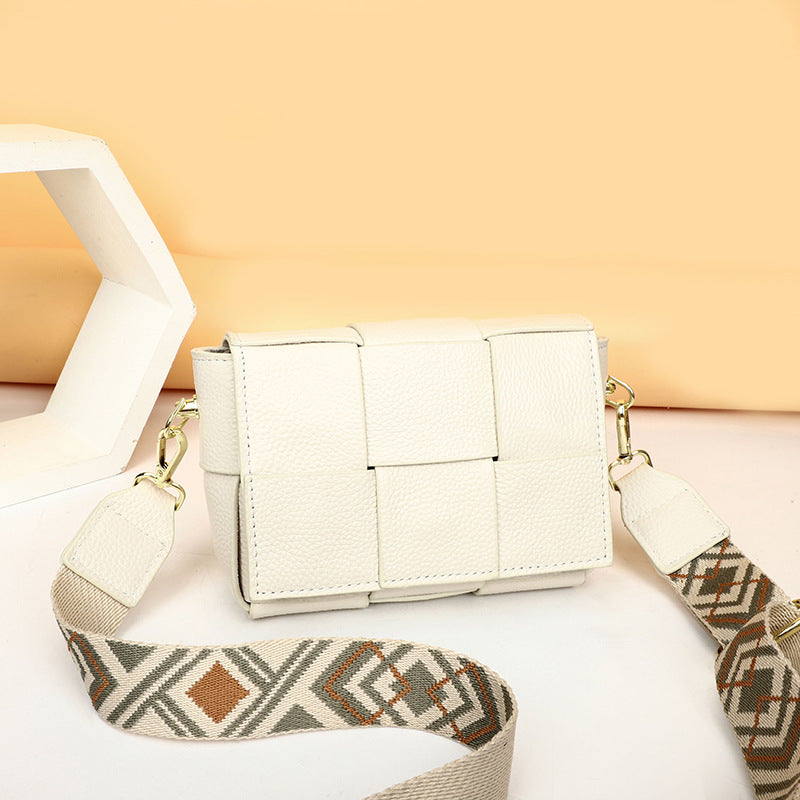 Women's Beautiful Braided Leather Retro Fashion Small Square Bags
