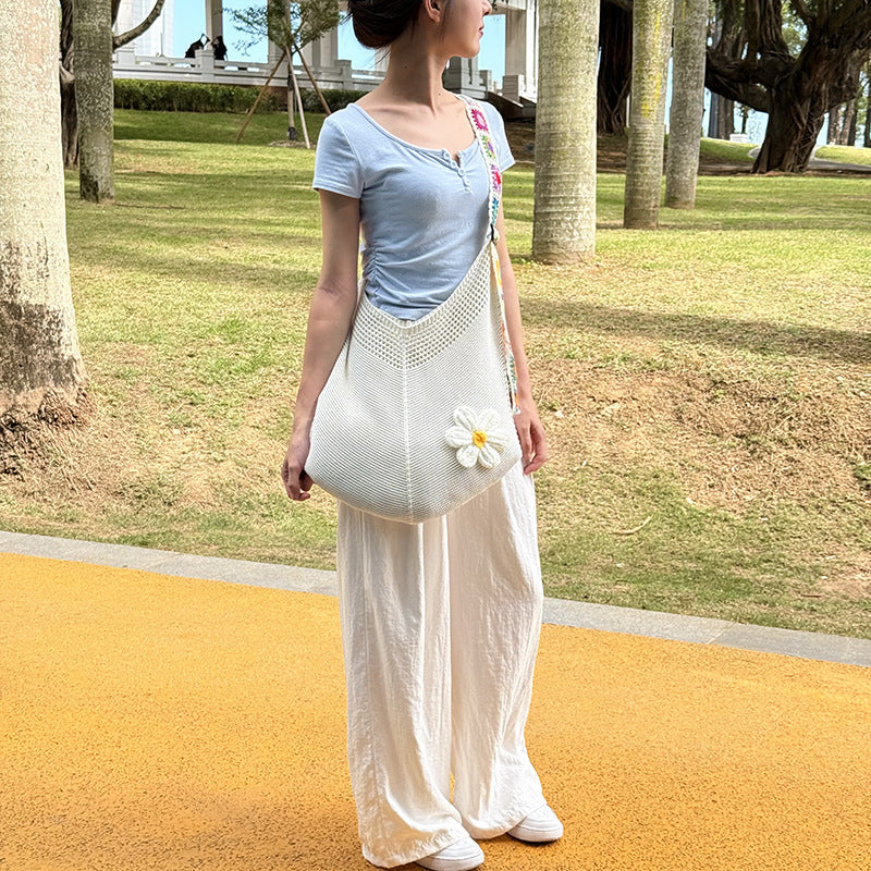 Women's Woven Knitted Hollow Flower Beach Bohemian Women's Shoulder Bag