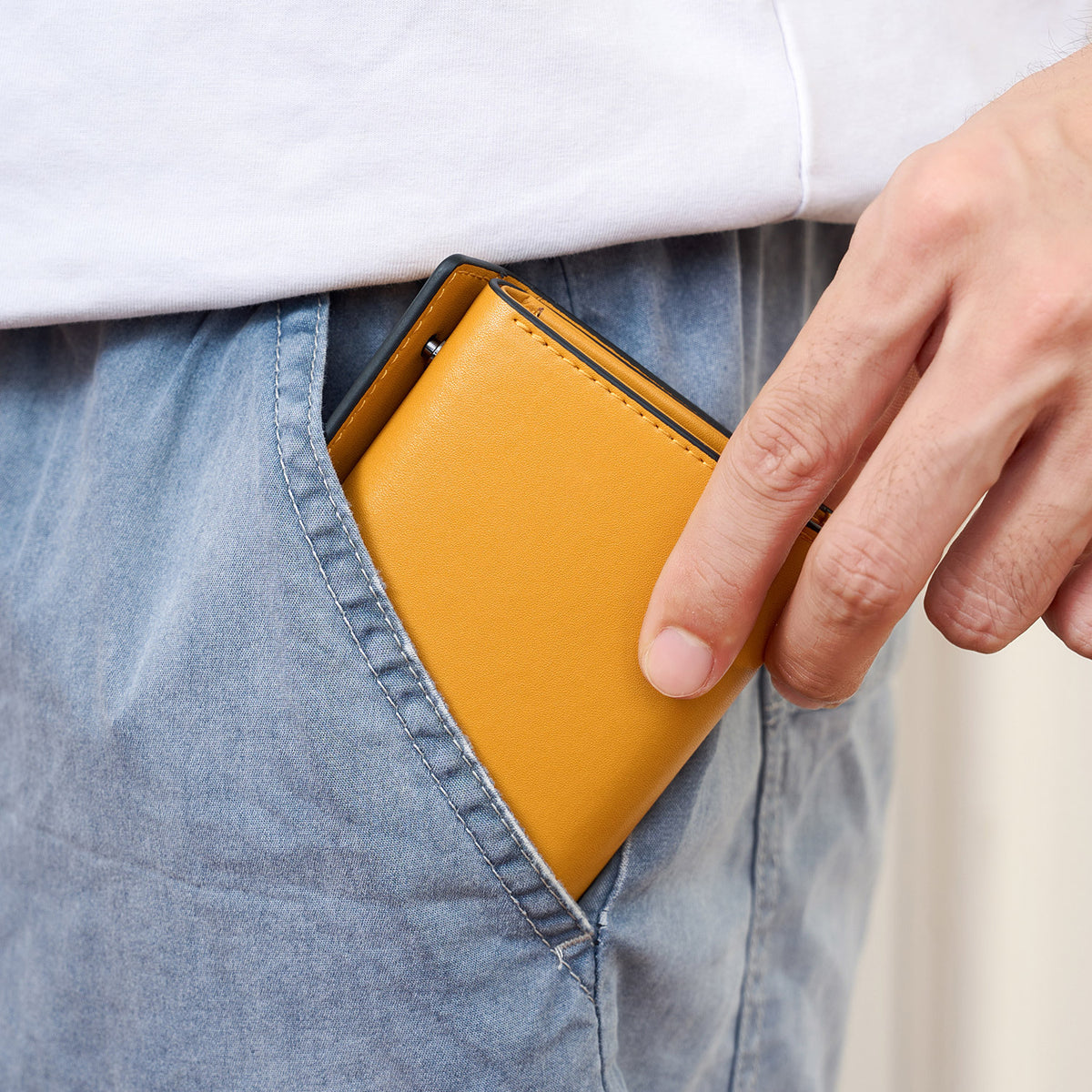 Men's Three-fold Fashion Business Leather Short Portable Men's Wallet