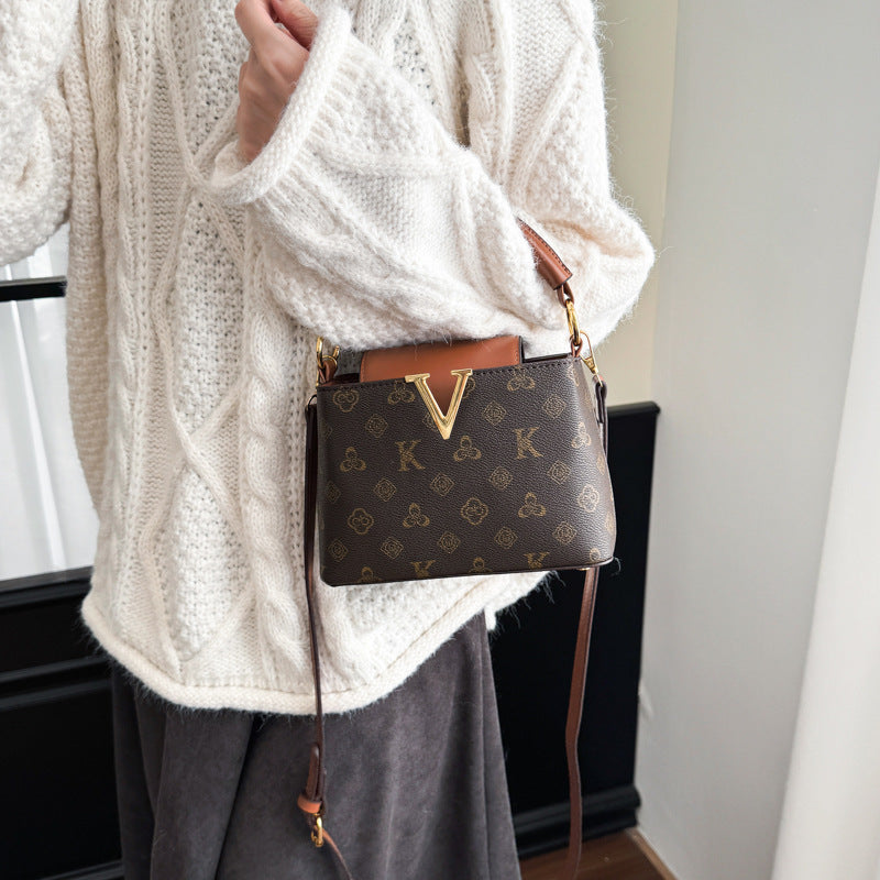 Women's Large Capacity High-grade Light Luxury Retro Women's Messenger Bag
