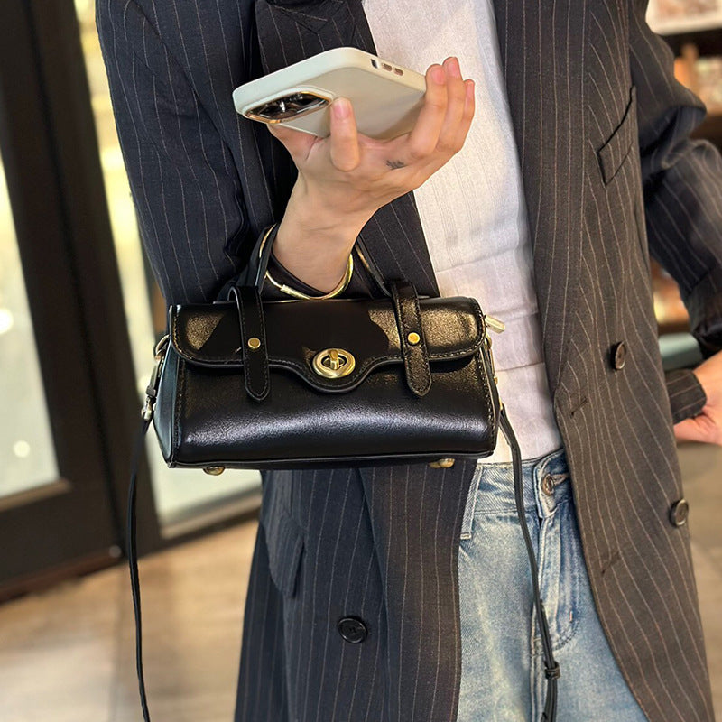 Attractive Stylish Unique Women's Fashionable Retro Shoulder Bags