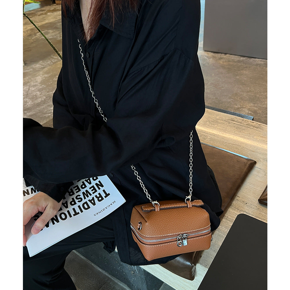 Women's Genuine Leather Chain Fashion Large Capacity First Women's Messenger Bag