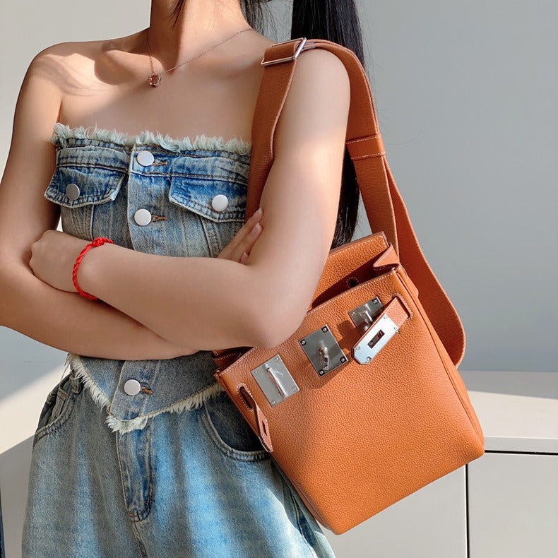 Unisex Genuine Cattlehide Leather Surface All-steel Bags