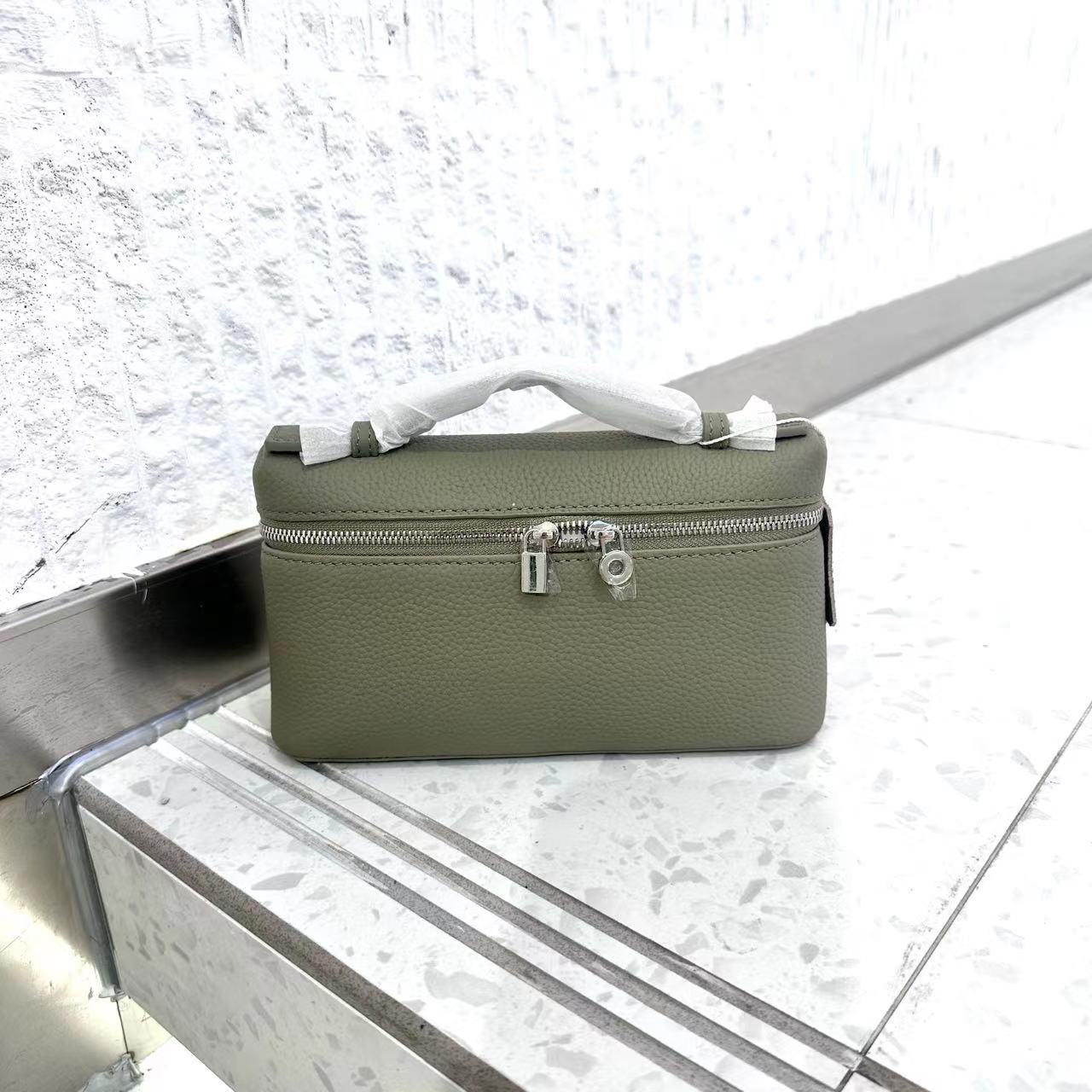 Women's Cowhide Lunch Box Fashion One High Shoulder Bags