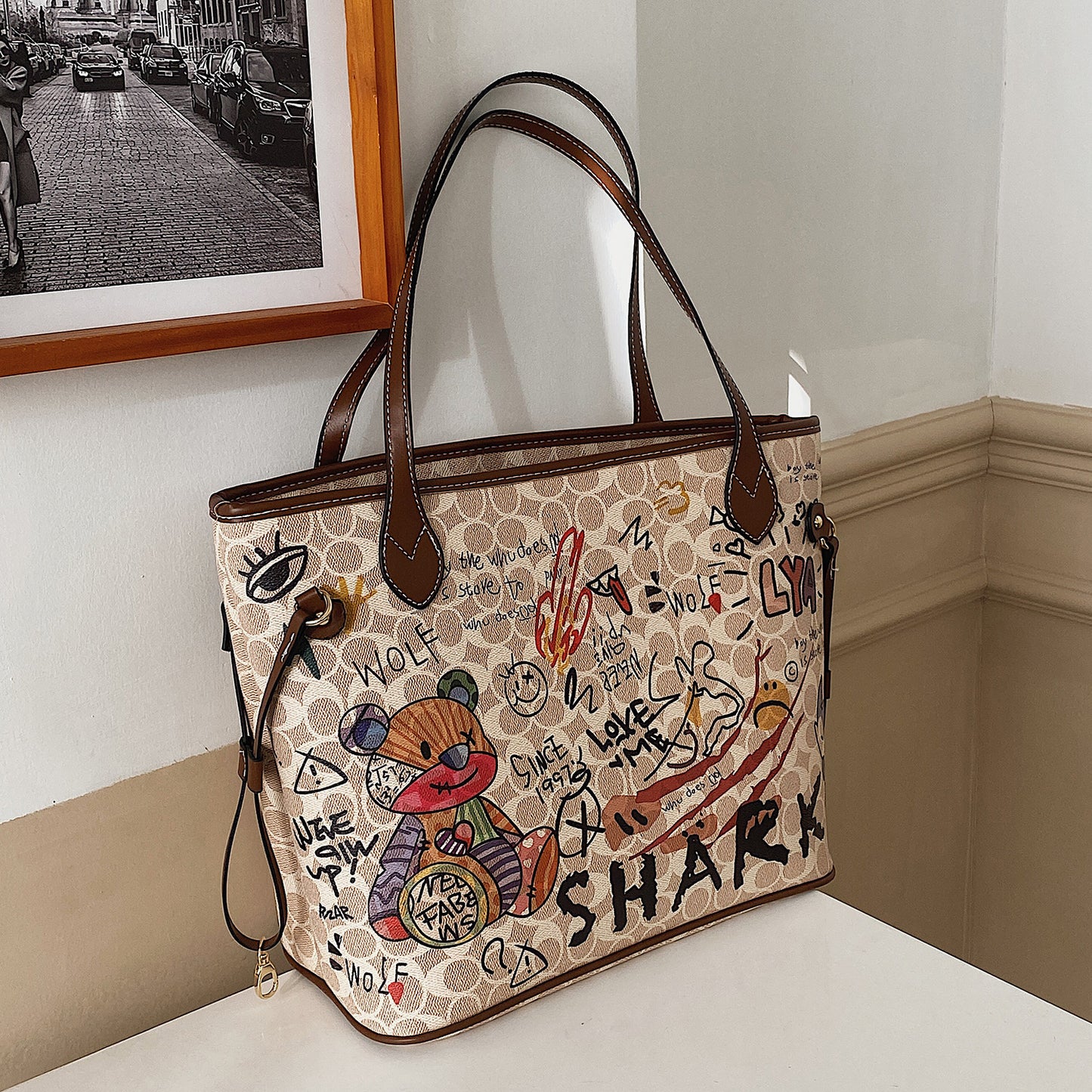 Women's Printed Bear Iti Versatile Large Capacity Handbags