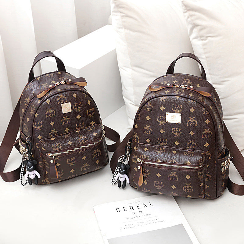 Women's Fashion Rivet Large Capacity Shaping Fashionable Shoulder Bags