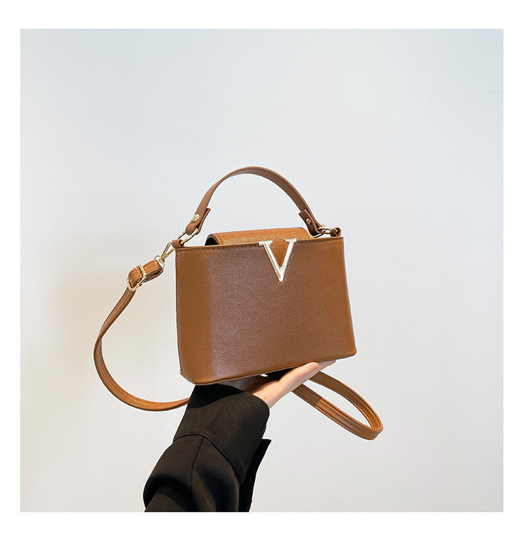 Women's Letter Decoration Portable Fashion Western Style One Women's Shoulder Bag
