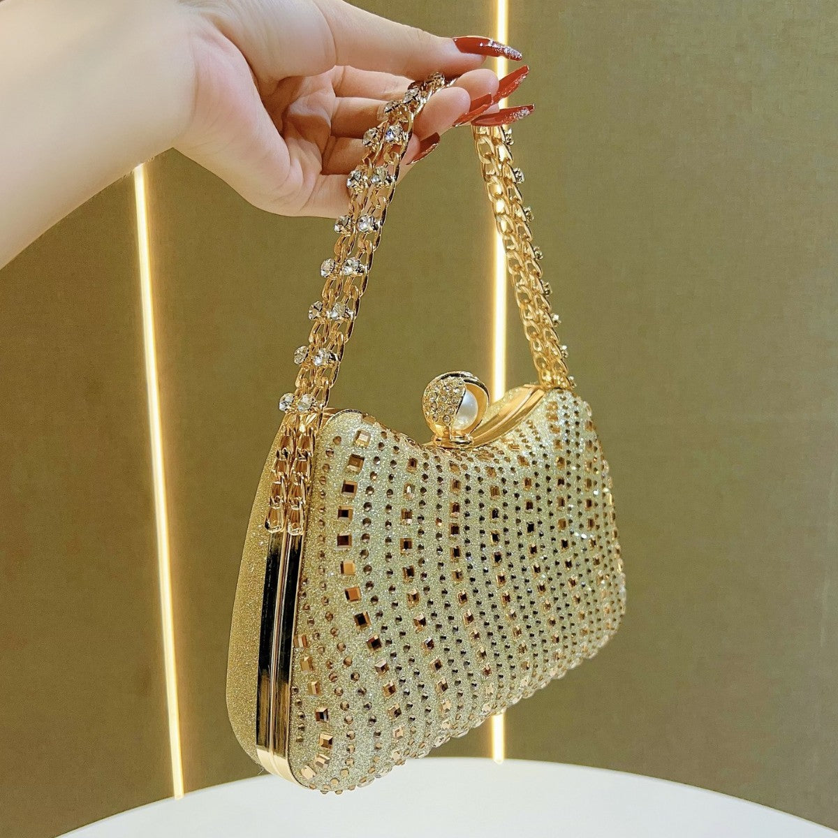 Retro Style Fashion Diamond Rhinestone Chain Handbags