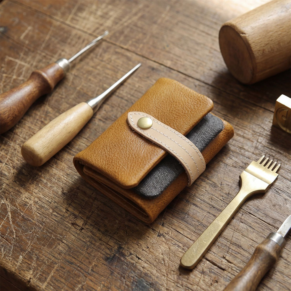 Men's Handmade Short Genuine Leather Trifold First Men's Wallet