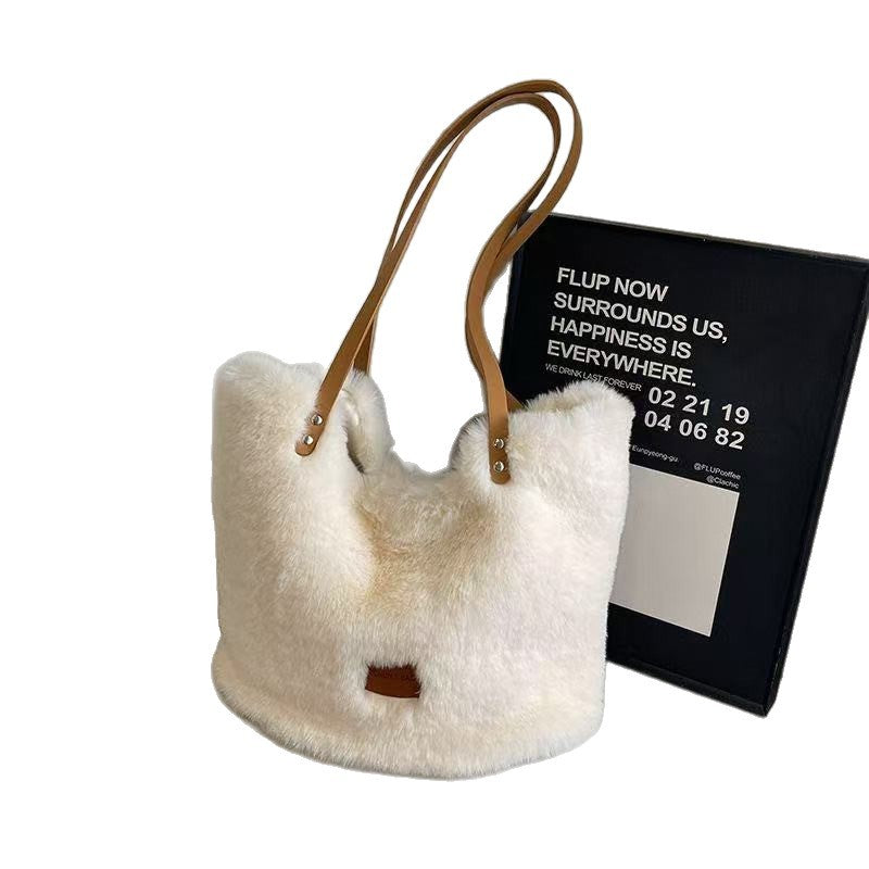 Women's Korean Plush Fashionable Large Capacity Commuter Women's Shoulder Bag