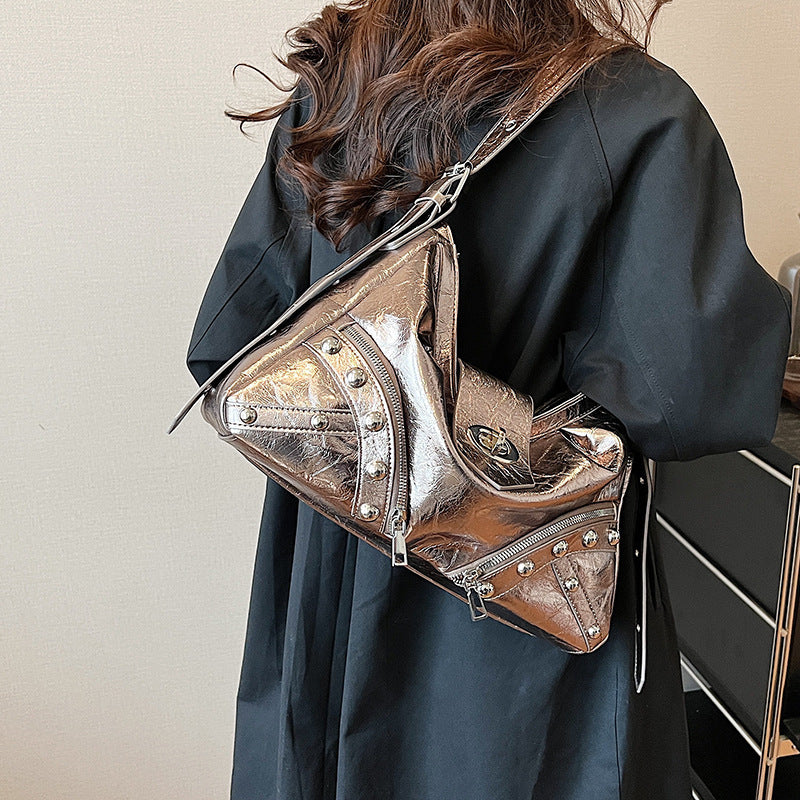 Retro Personality Motorcycle Fashion Large Capacity Rivet Western Armpit Bags