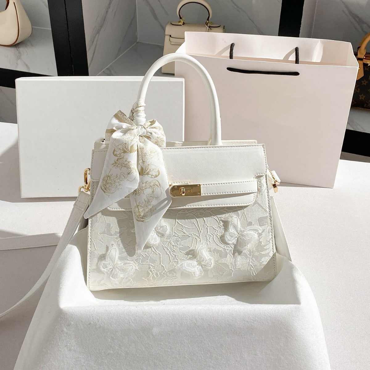 High Sense Fashion Commuter Versatile Niche Embroidery Lace Butterfly Women's Messenger Bag