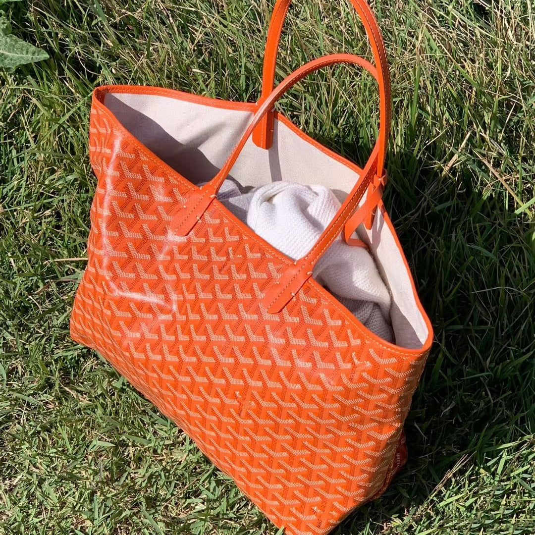 Dog Teeth Weeks Limited Color Gray Shoulder Bags