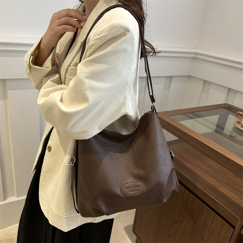 Women's Popular Leisure Retro Large Capacity Commuter Solid Color Bags