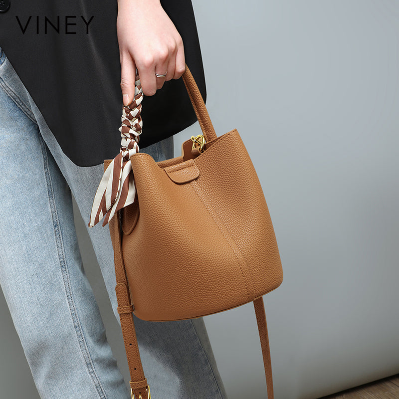 Pretty Women's Fashion Minority Design Commuter Handbags