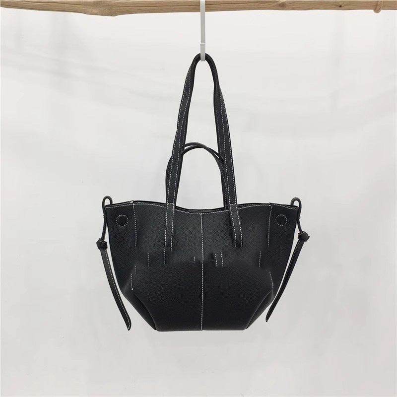 Women's Retro Large Capacity Commute High-grade Wings Style Shoulder Bags