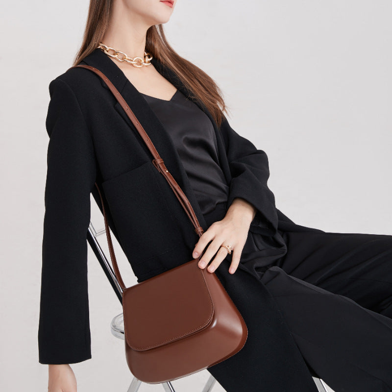 Retro Brown Large Capacity Chestnut Shell Saddle Niche Bags