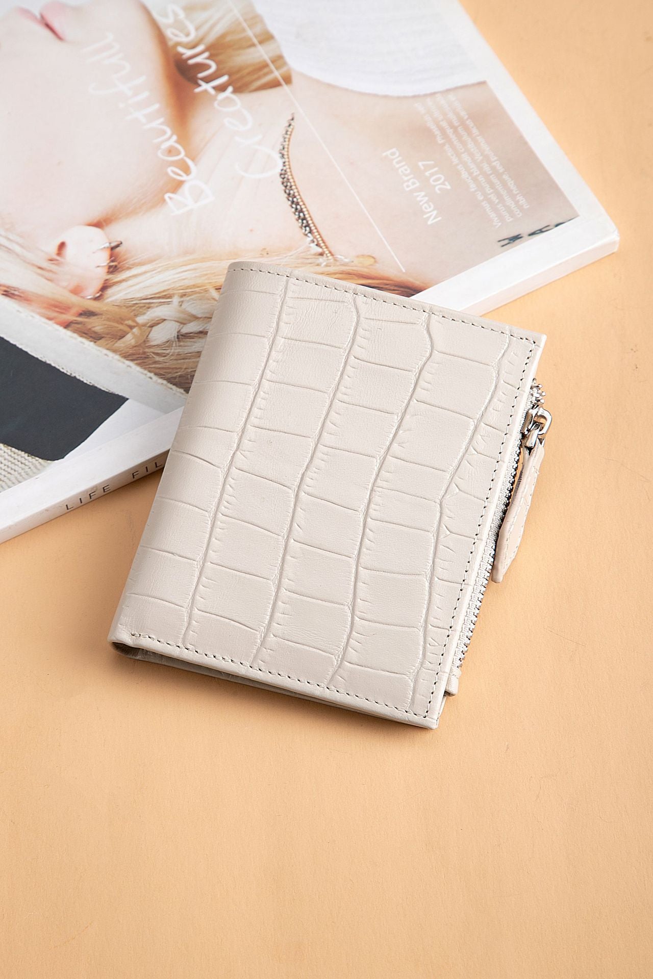 Genuine Leather Fashion Crocodile Pattern Short Ladies Wallets