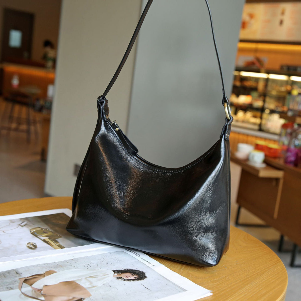 Women's Vegetable Tanned Leather Cowhide Minority Simple Zipper Women's Messenger Bag