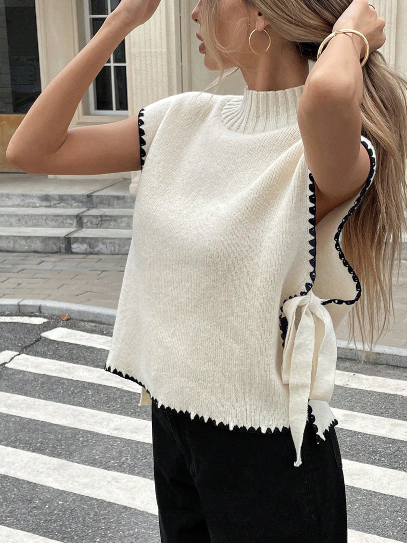 Women's Bow Tie Fashionable Knitted Sleeveless Waistcoat Vests