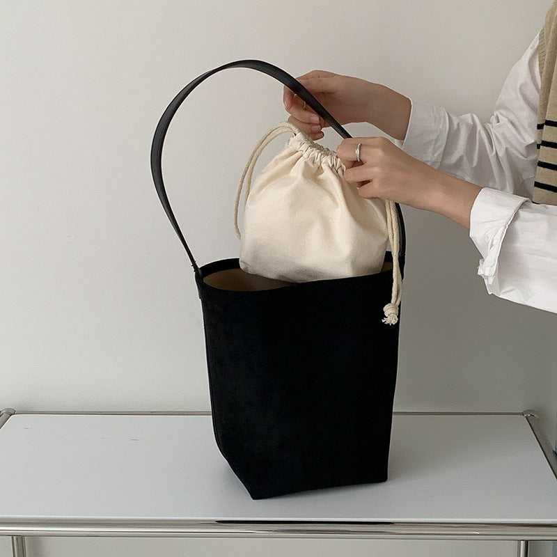 High-grade Niche Suede Commuter Large Capacity Bucket Bags