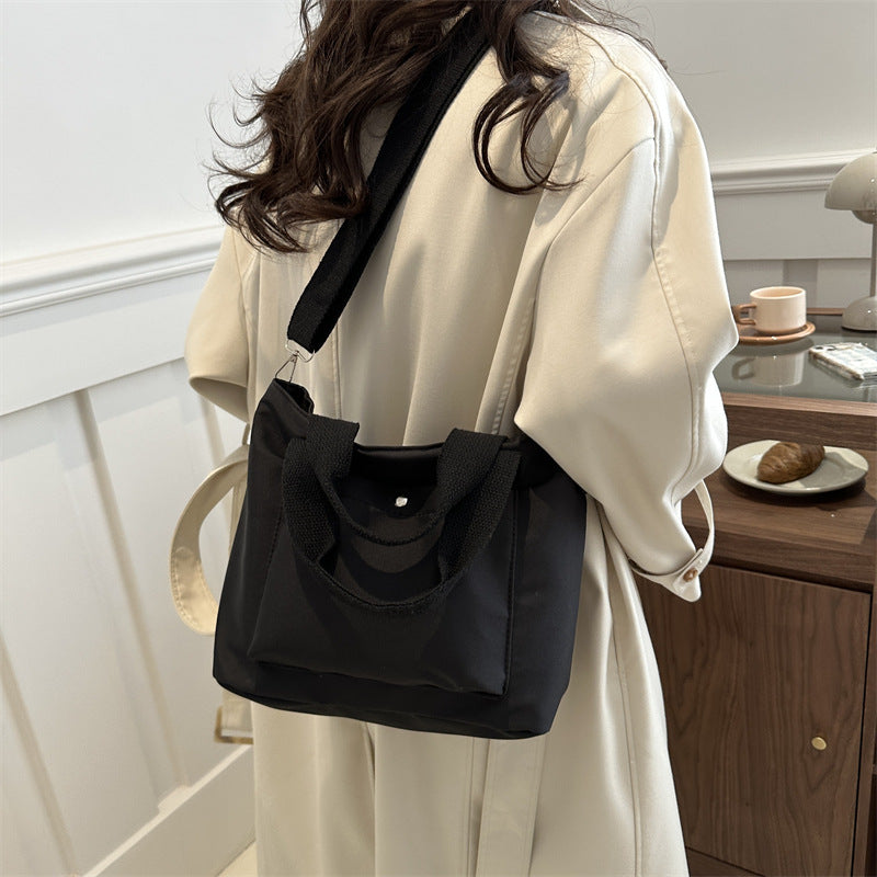 Women's Spring Fashion Simple Western Style Nylon Cloth Commuter Women's Shoulder Bag