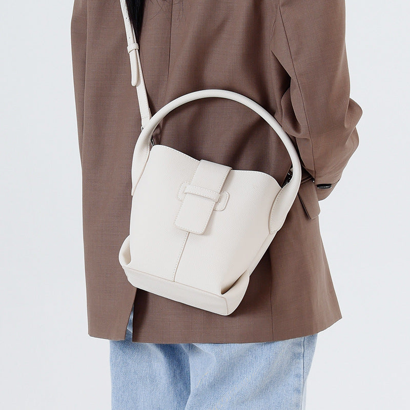 Women's Fashion Early Autumn Large Capacity Design High Sense Crossbody Bags