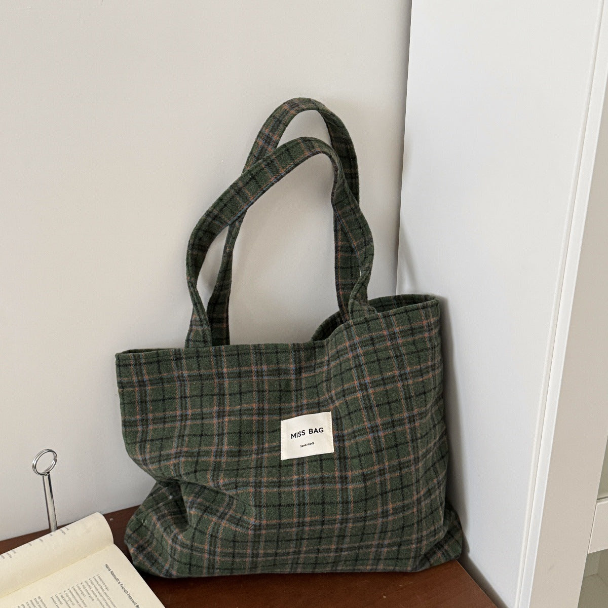Women's Woolen Large Capacity Plaid Premium Versatile Women's Shoulder Bag