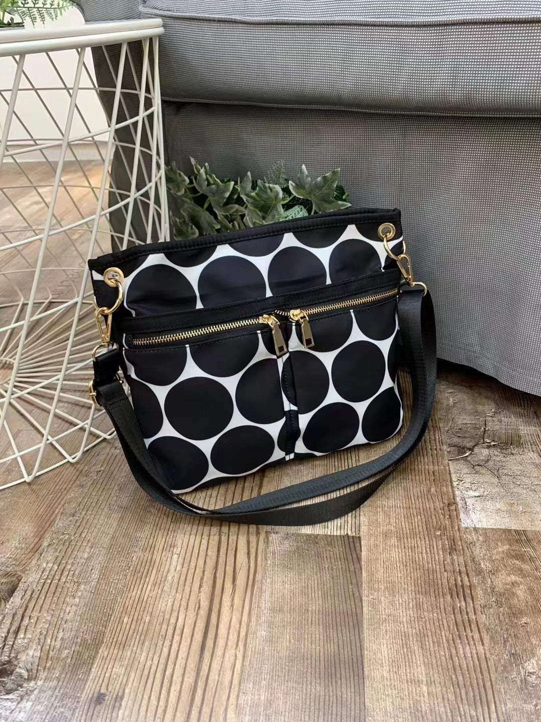 Women's High Texture Waterproof Nylon Cloth Punching Crossbody Bags