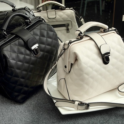 Women's Summer Rhombus Retro Doctor Fashion Trend Shoulder Bags