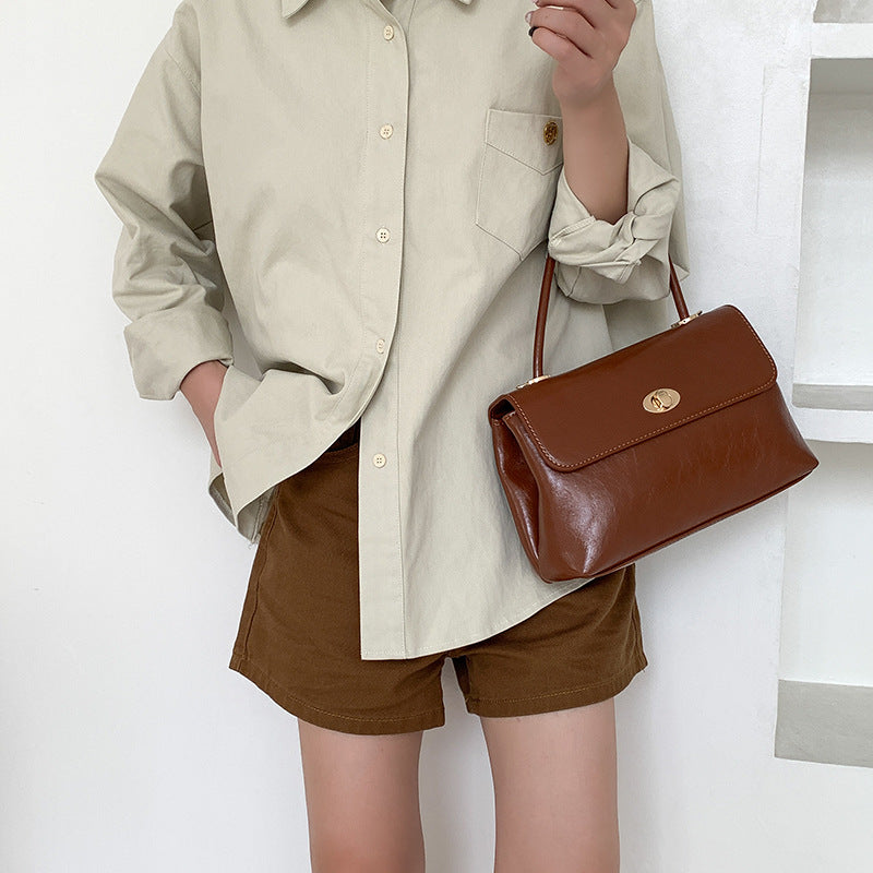 Fashion Minority Design Oil Wax Leather Western Style Flip Shoulder Bags