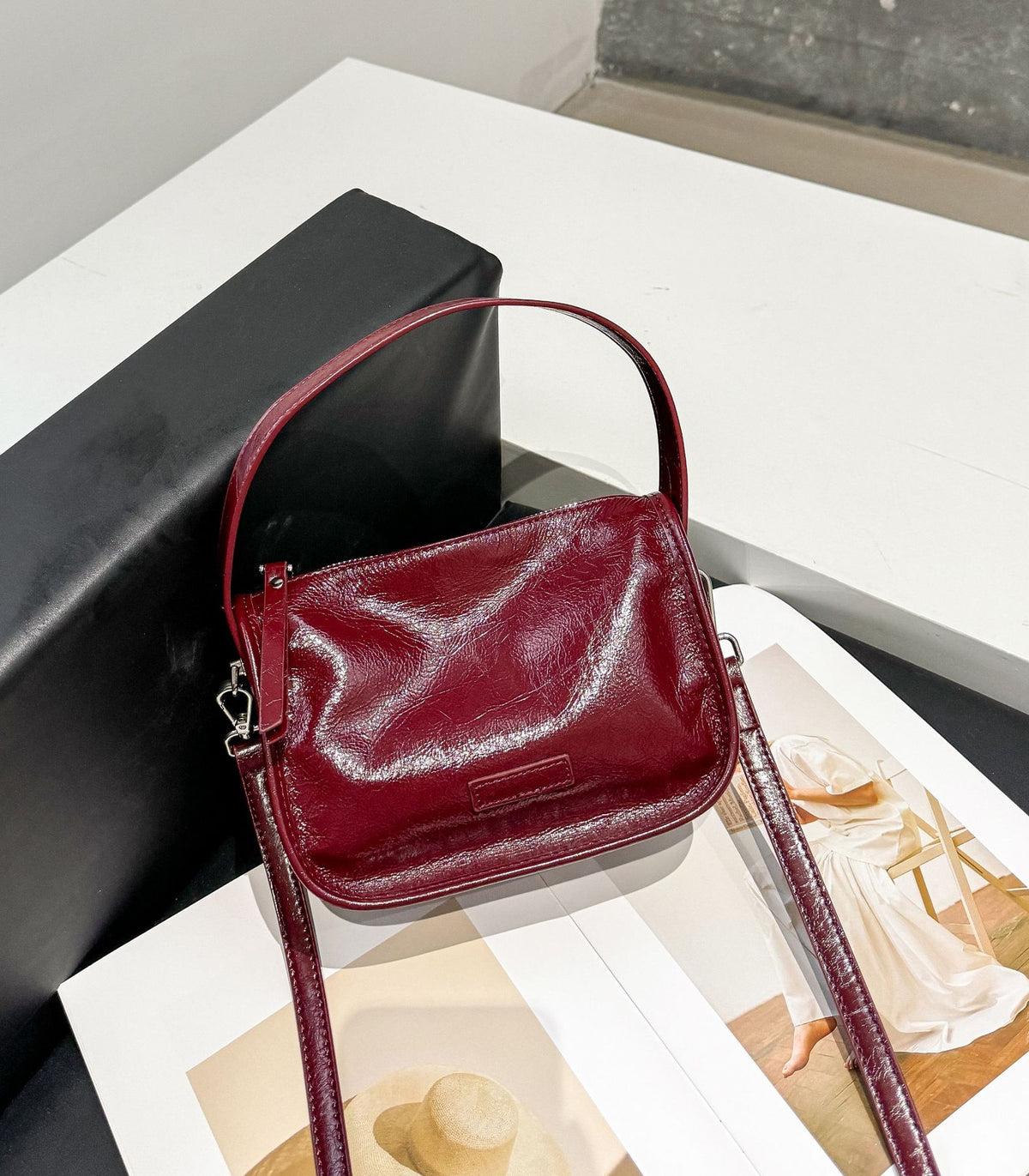 Women's First Layer Oil Wax Leather Shell Practical Zipper Soft Genuine Bags