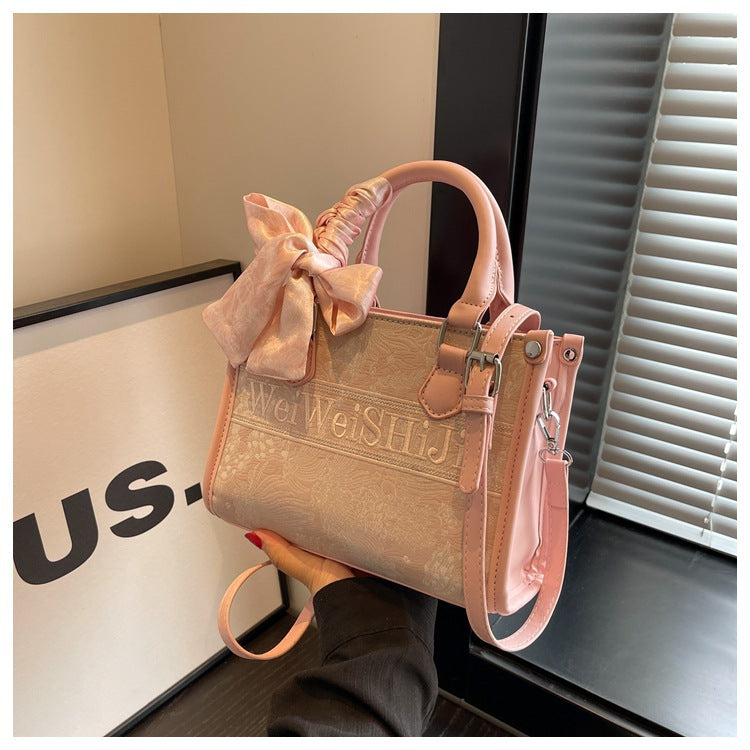 Women's High-grade Embroidered Light Luxury Large Capacity Shoulder Bags