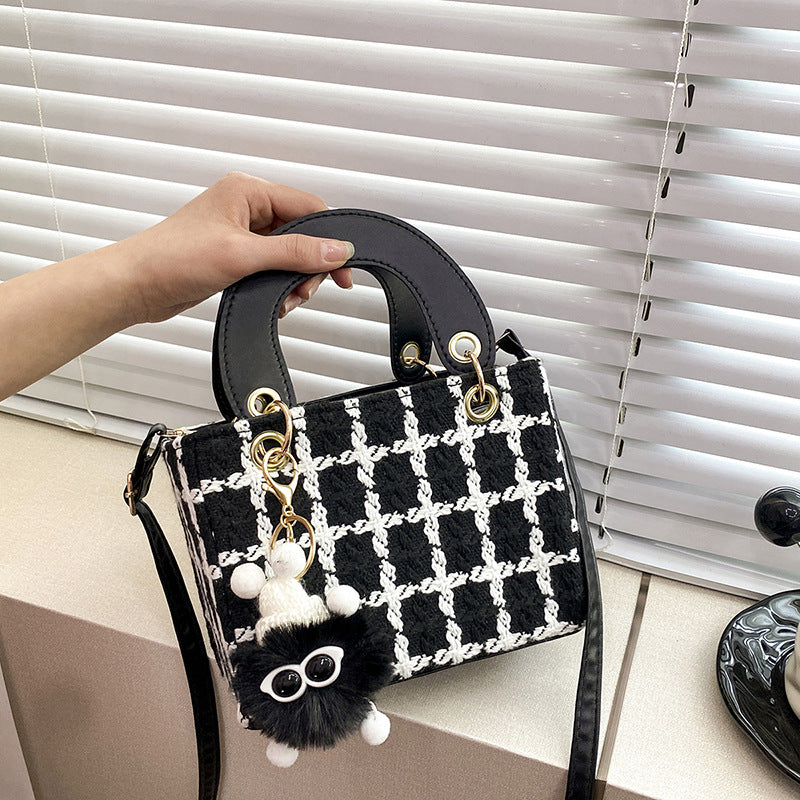 Women's Popular Fashion Plaid Summer Versatile Women's Shoulder Bag