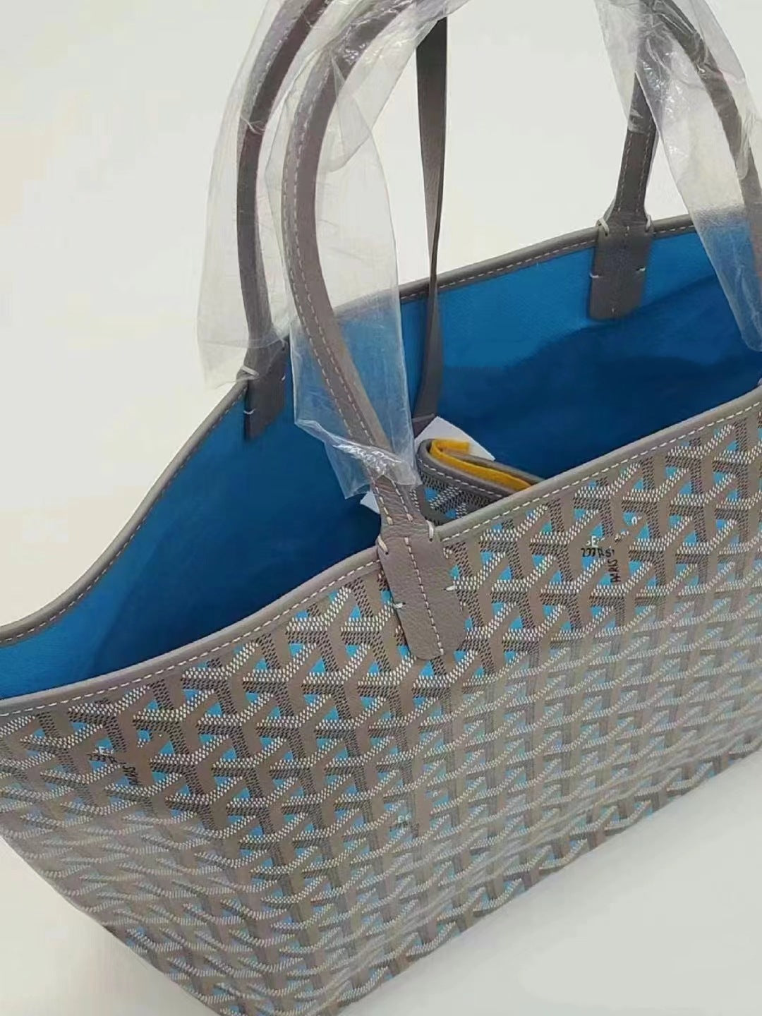 Dog Teeth Weeks Limited Color Gray Shoulder Bags