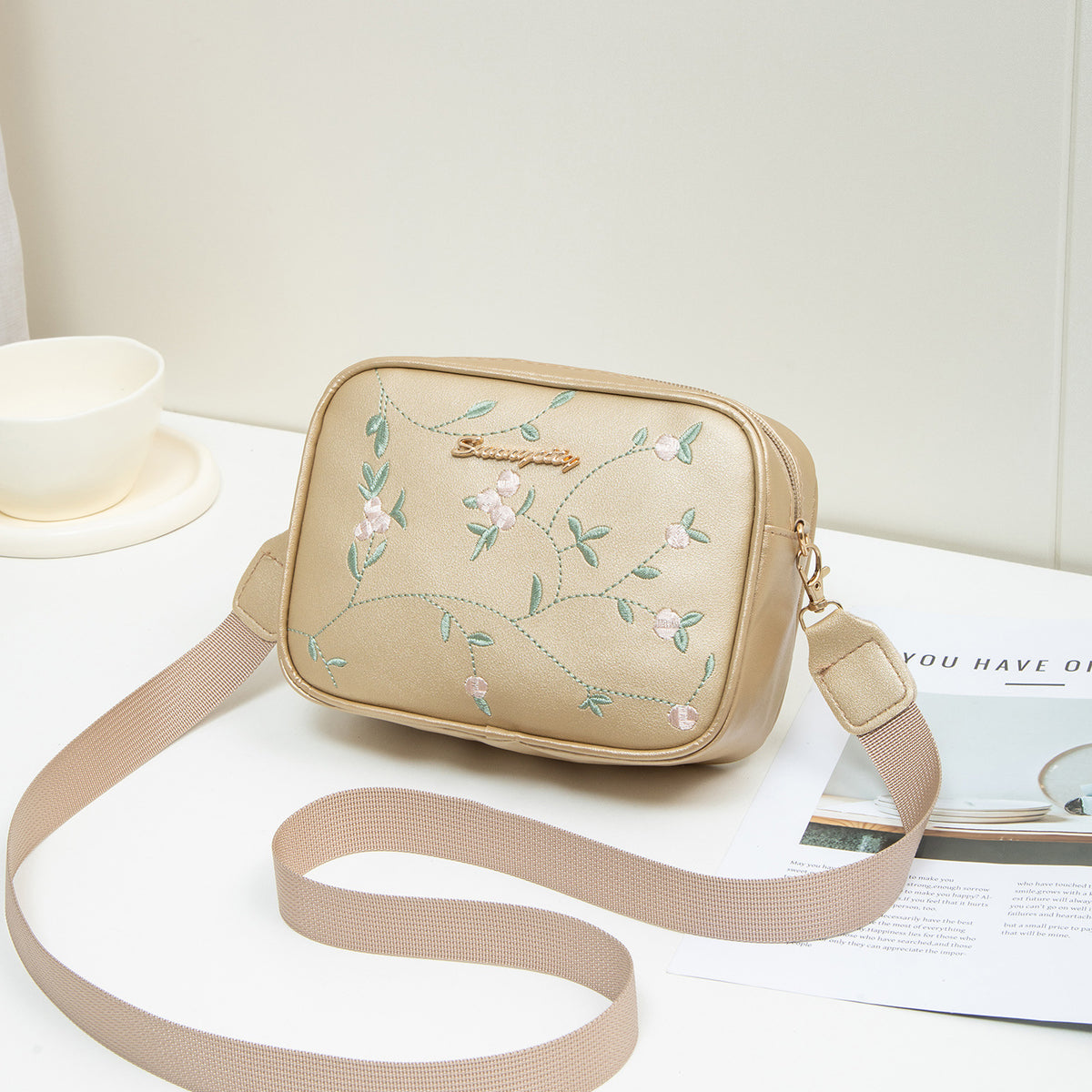 Women's Fashion Embroidered Cross Body Simple Mobile Bags