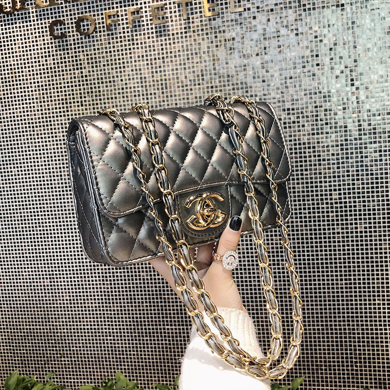 Women's Fashionable Korean Diamond Chain Classic Style Bags