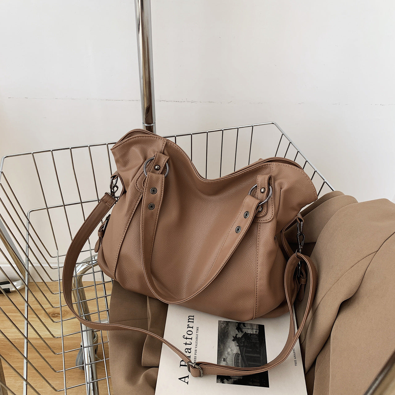 Women's Fashion Leather Specializes In Trendy Lady's Shoulder Bags