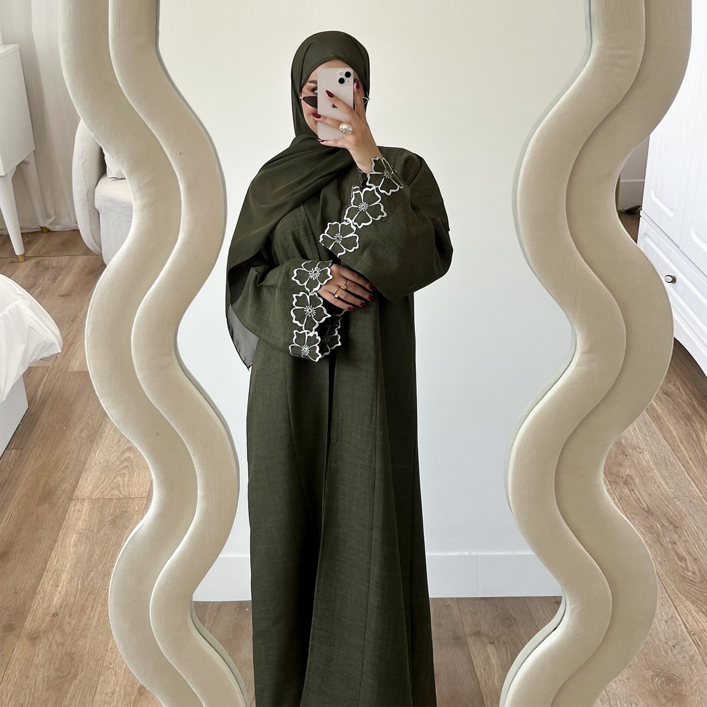 Charming Beautiful Turkish Embroidery Flower Robe Suits